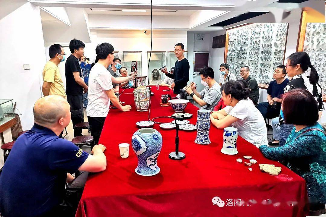 学习鉴赏活动很热闹,但看看鉴定研究的藏品是否老